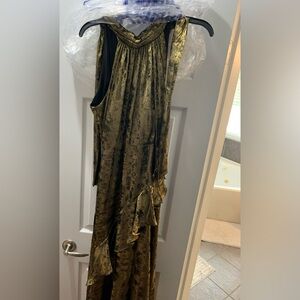 Dillards floor length gold & black party dress size 12P NWT Christmas outfit